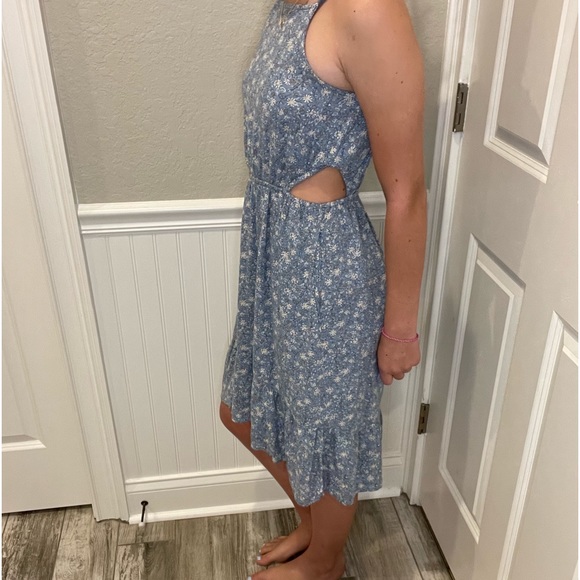 I am selling a Abercrombie and Fitch kids dress, size 13/14. - Picture 2 of 6